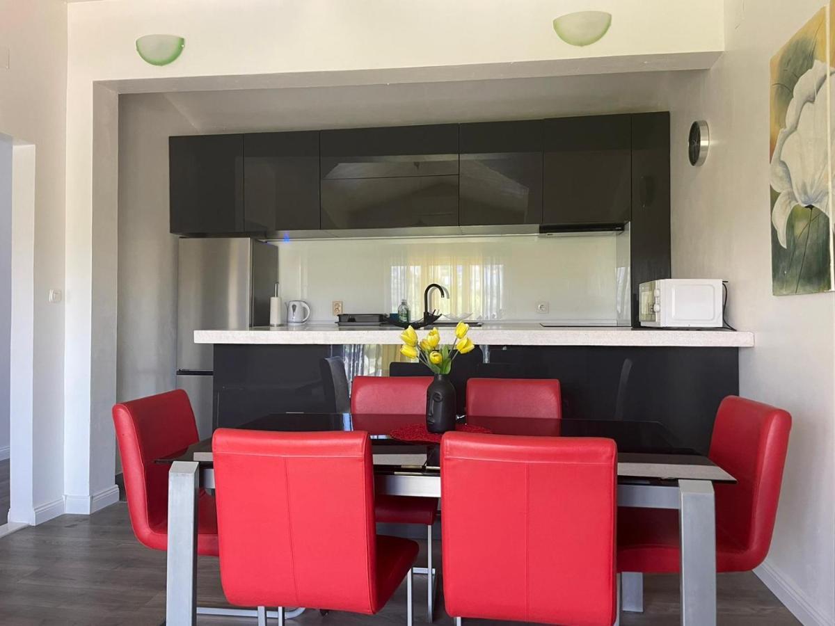 Sweet Apartment In Quiet Part Of Split Exterior photo