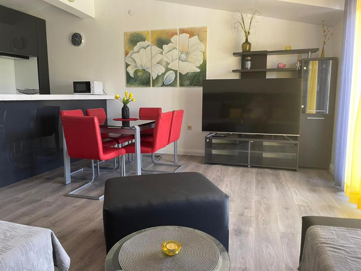 Sweet Apartment In Quiet Part Of Split Exterior photo