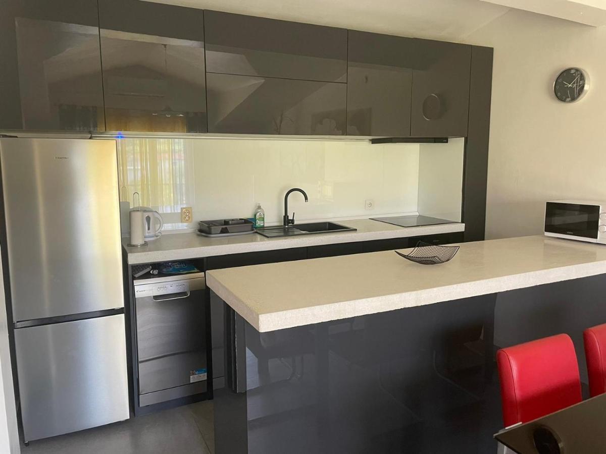 Sweet Apartment In Quiet Part Of Split Exterior photo